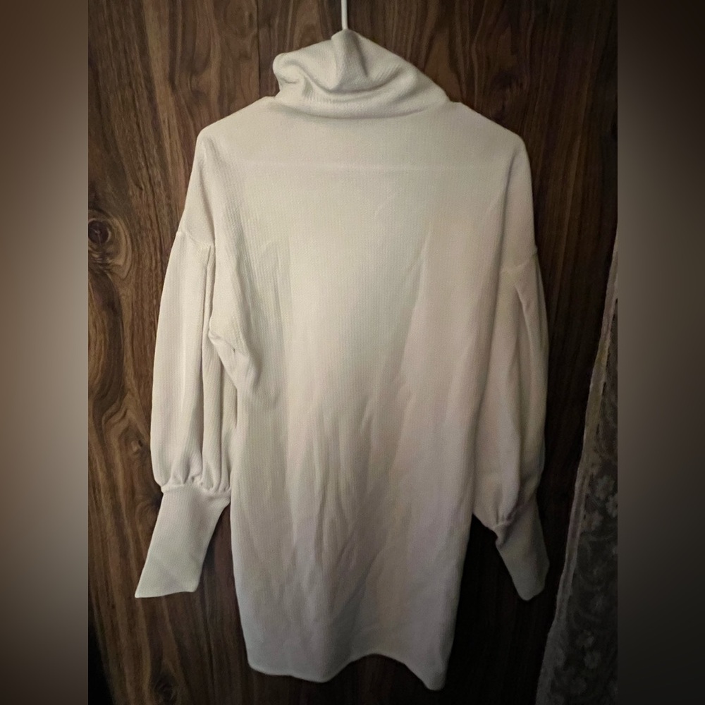 White long sleeve dress size medium